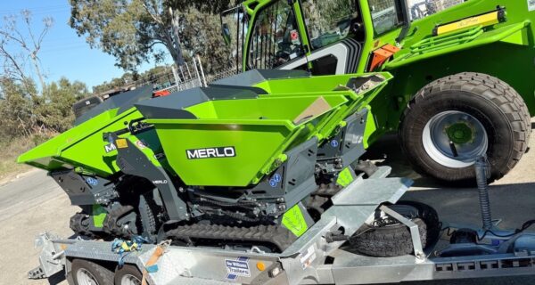 There aren’t a lot of electronics on the Merlo Cingo. Image Source Machinery
