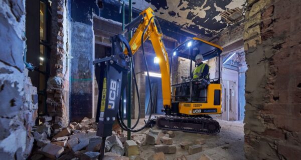 The JCB 19C-1E is the industry’s first fully electric mini excavator. Image: JCB CEA