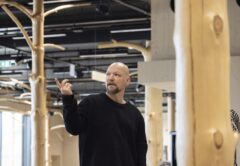 Jaakko Torvinen, Doctoral Researcher, Aalto University discussing misfit wood. Image: Alto University